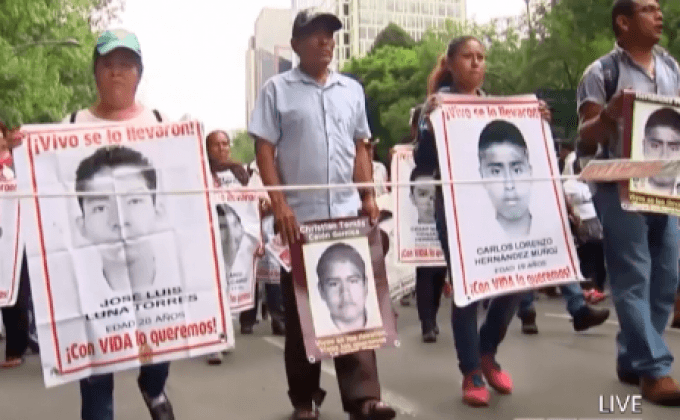 เรียกร้องคำตอบเรื่องนักศึกษาสูญหายจากรัฐบาลเม็กซิโก