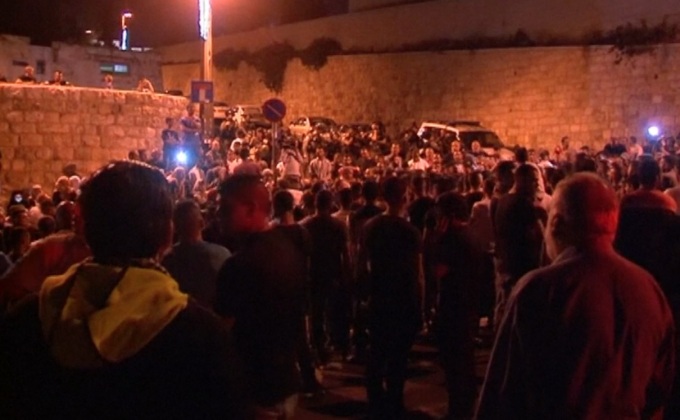 ชาวปาเลสไตน์ฉลองยกเลิกมาตรการความปลอดภัยทางเข้ามัสยิด