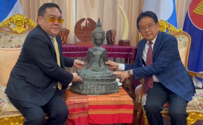 อดีต “สว.อุปกิต” มอบพระพุทธรูปโบราณ คืน สปป.ลาว