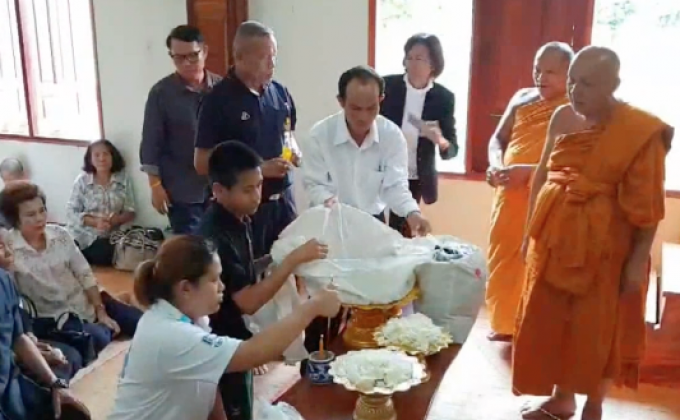 ​ญาตินำเถ้ากระดูก “น.ต.สมาน” ลอยอังคารแม่น้ำชี