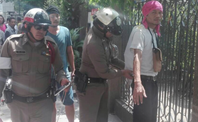 คนร้ายแทงคอนักท่องเที่ยวย่านจตุจักร