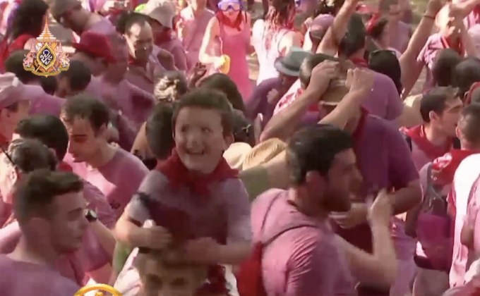 ​เทศกาลสาดไวน์ในสเปน