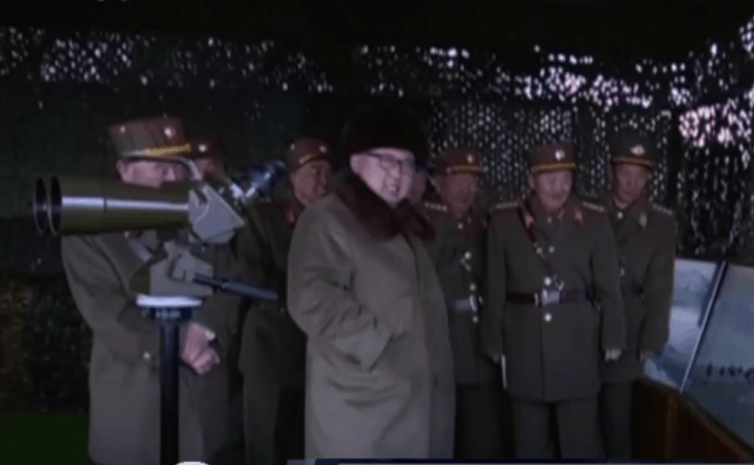 คิมจองอึนสังเกตการณ์ซ้อมรบถล่มกรุงโซล