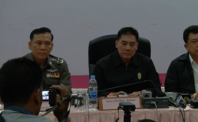 ผบ.ตร.ลงกระบี่ รับตัว “บังฟัต” พร้อมแก๊งสังหารหมู่ 8 ศพ