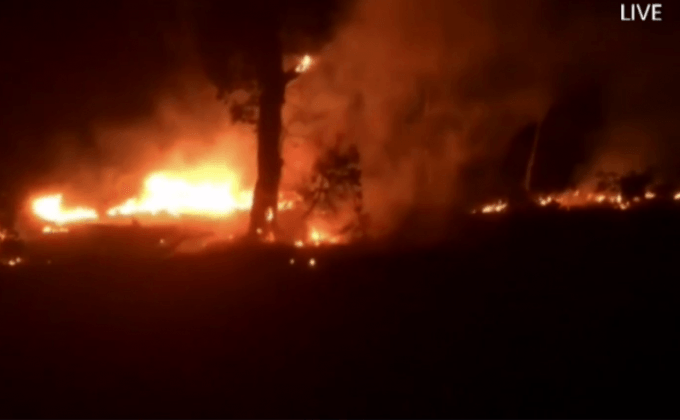 ไฟไหม้ทุ่งหญ้าเกาะพระทอง จ.พังงา