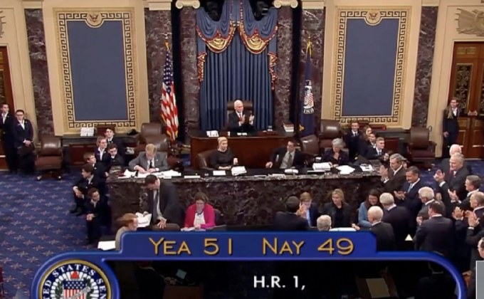 วุฒิสภาสหรัฐฯ มีมติรับร่างปฎิรูปกฎหมายภาษี