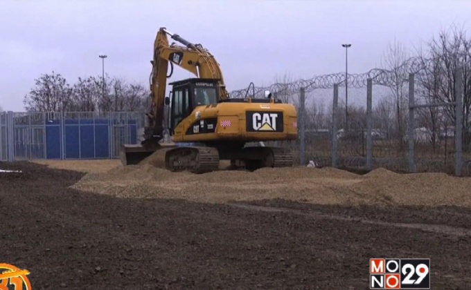 ฮังการีสร้างรั้ว 2 ชั้น สกัดผู้อพยพ