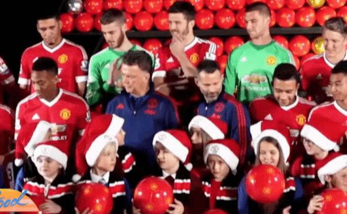 เบื้องหลัง “ปิศาจแดง” ถ่ายการ์ดคริสต์มาส