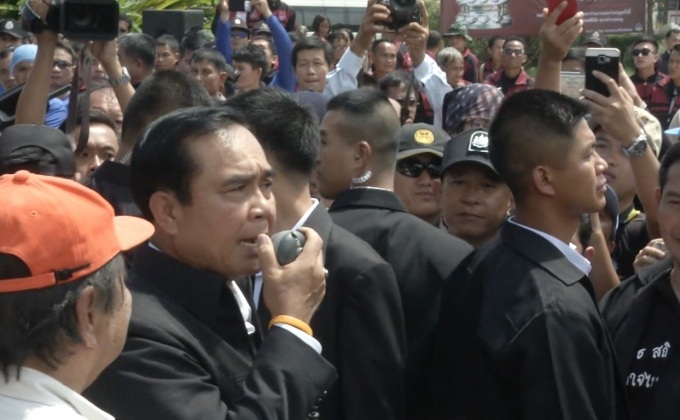 นายกฯ ลงพื้นที่ติดตามสถานการณ์น้ำท่วม จ.สกลนคร