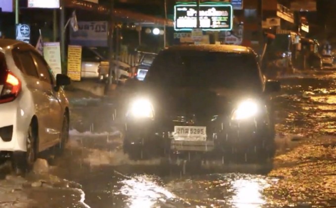 “พัทยา” ฝนตกน้ำท่วมขังซ้ำซาก