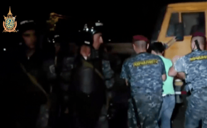 ตำรวจปะทะกับกลุ่มติดอาวุธในอาร์เมเนีย