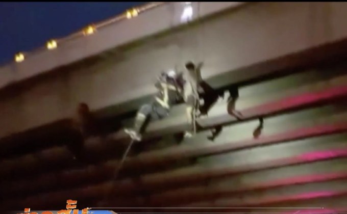 ​พบร่าง 2 ร่างถูกแขวนลงจากสะพานในเม็กซิโก