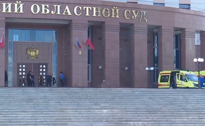 5 จำเลยชาวรัสเซียก่อเหตุแย่งปืนเจ้าหน้าที่ศาล