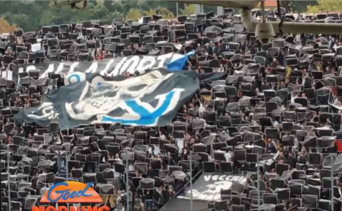 โลกลูกหนังร่วมร้องเพลงชาติฝรั่งเศส