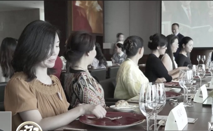 ชนชั้นกลางชาวจีนแห่อบรมมารยาท