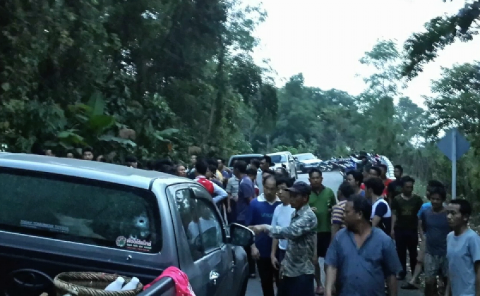 คนร้ายใช้ปืนอาก้ายิงถล่มรถกำนันดัง จ.เชียงราย