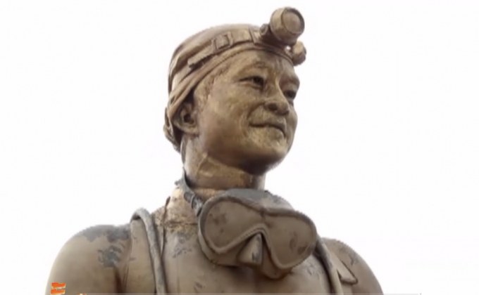 เริ่มเททองหล่อรูปปั้นจ่าแซม