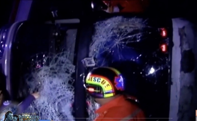 รถโดยสารพลิกคว่ำบาดเจ็บ 9 คนคาดคนขับหลับใน