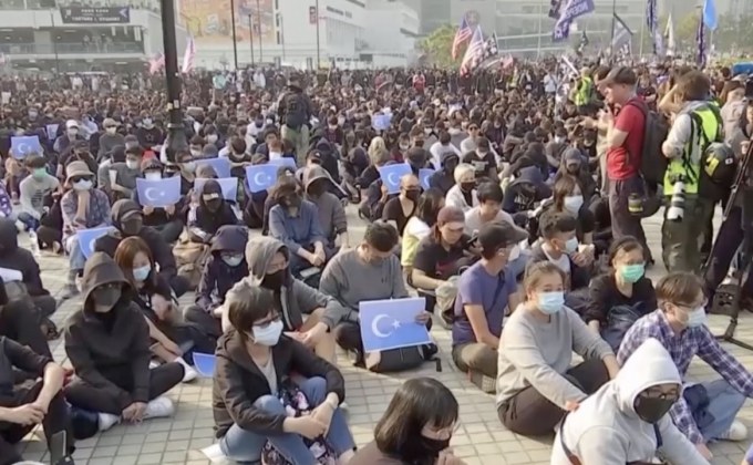 ชาวฮ่องกงชุมนุมสนับสนุนชาวอุยกูร์ในจีน