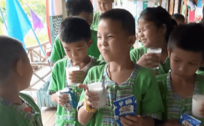 ปัญหานมโรงเรียนบูด