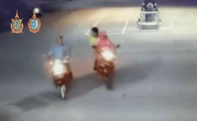 ขี่จักรยานยนต์ปาดหน้าถูกรุมแทงเจ็บสาหัส