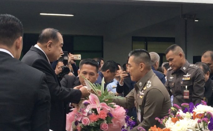 นายกฯ อวยพรปีใหม่ “พล.อ.ประวิตร”