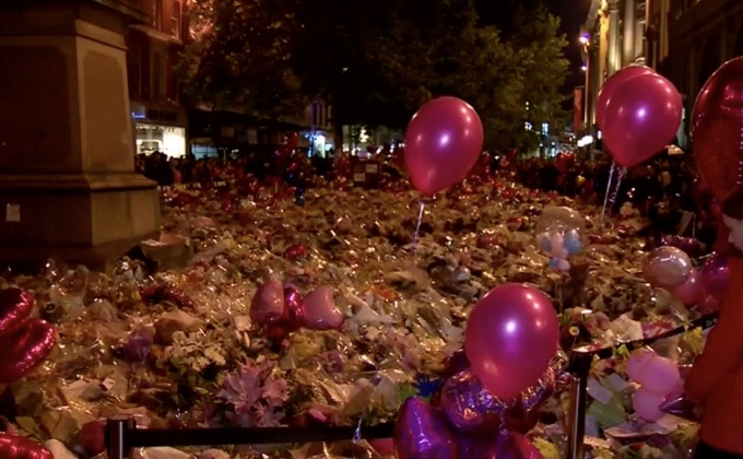 “แกรนเด” พร้อมศิลปินคับคั่ง เตรียมขึ้นคอนเสิร์ต “แมนเชสเตอร์”