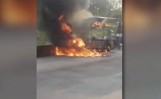 แกลลอนน้ำมันหกใกล้เตาทอดทำไฟลุกเจ็บ 4 คน