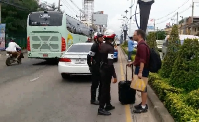 โชเฟอร์อูเบอร์เมืองพัทยาโวยใส่ตำรวจ