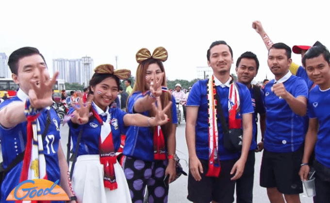 สีสันกองเชียร์ “ช้างศึก” และเวียดนาม