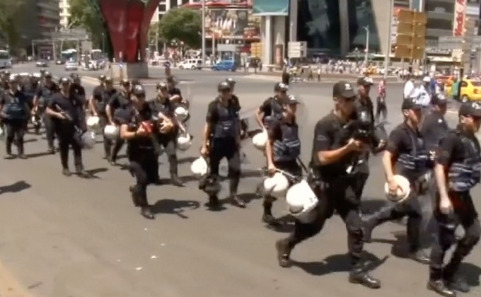 ตุรกีชุมนุมหนุนอาจารย์ที่ถูกจับกรณีอดอาหารประท้วง