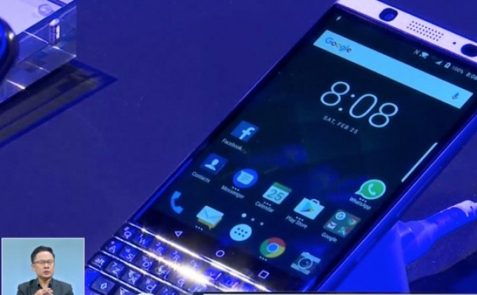 เผยโฉม “BlackBerry KEYone”