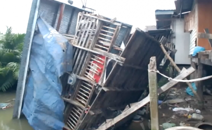 บ้านทรุดลงคลองมอบลัด จ.สมุทรสงคราม