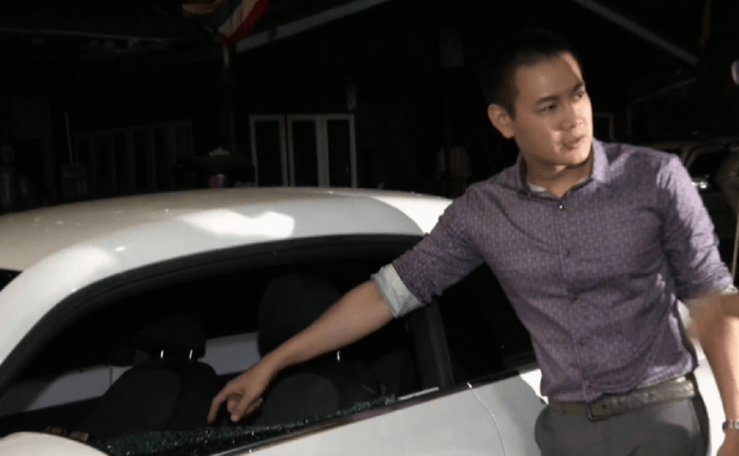 ทุบกระจกรถยนต์นักแสดงขโมยทรัพย์สิน