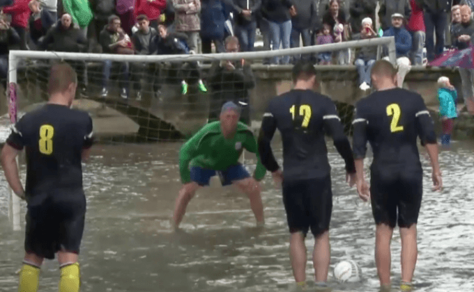 กีฬาฟุตบอลน้ำในอังกฤษ