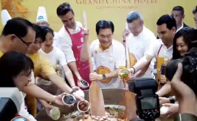 “ถือศีล เสริมบุญ” อิ่มอร่อยอาหารเจเยาวราช