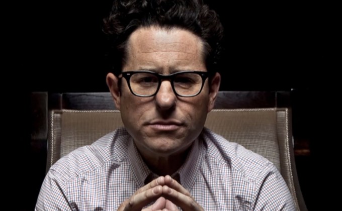 “เจ.เจ. เอบรัมส์” แก้ข่าวลือ Overlord ไม่ใช่ภาคใหม่ Cloverfield