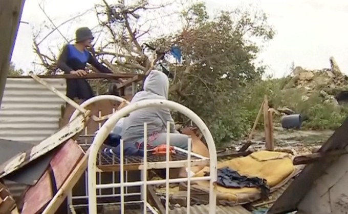 ไซโคลน “กีตา” ถล่มตองกา-อาคารรัฐสภาพังราบ