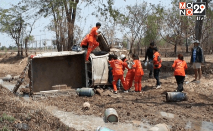 รถบรรทุกแก๊สหุงต้มพลิกคว่ำ จ.ยโสธร