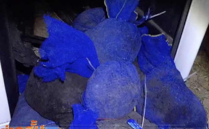 พบรถลักลอบขนตัวนิ่มตกข้างทาง จ.สุโขทัย