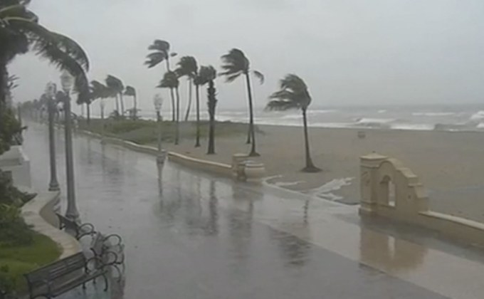 สหรัฐฯ เตรียมรับมือพายุโซนร้อนกอร์ดอน