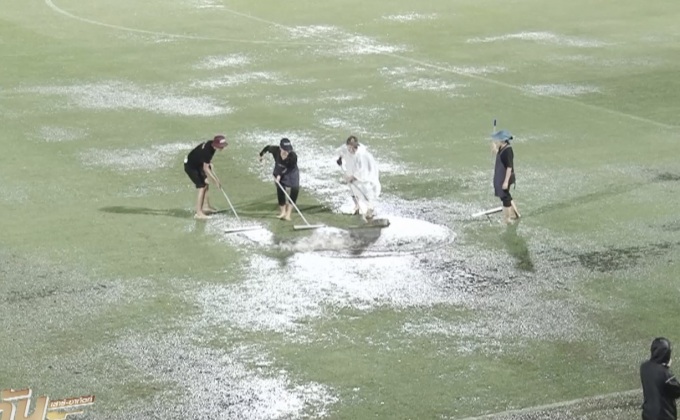 ฝนถล่ม เลื่อนเกม “กิเลนผยอง” พบ “ไทยฮอนด้า”