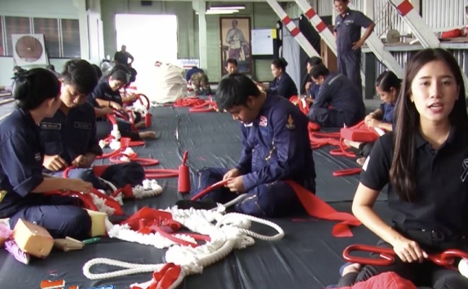 ร้อยเรียงเชือกฉุดชักราชรถ