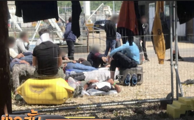 เจ้าหน้าที่จับกุมตัวผู้อพยพลักลอบเข้าอังกฤษจำนวน 74 คน