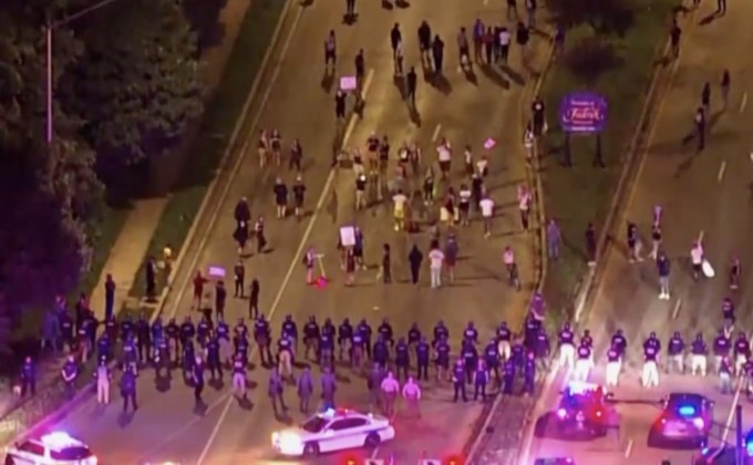 ​สหรัฐฯ ประท้วงต้านเหยียดผิวต่อเนื่อง