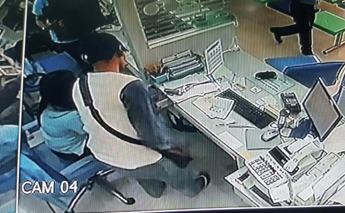 คนร้ายบุกเดี่ยวปล้นแบงก์กวาด 1.8 แสน หนีลอยนวล