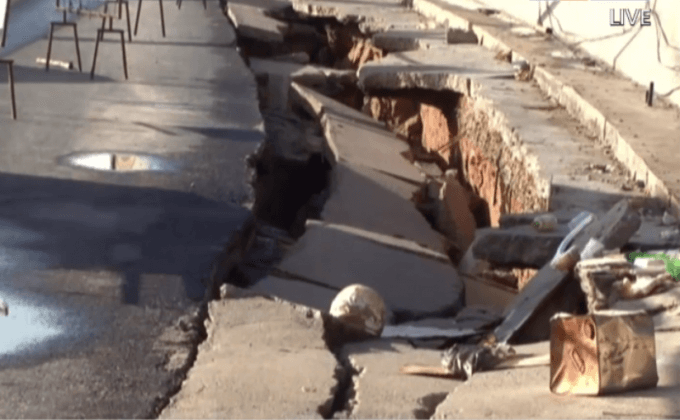 ถนนทรุดกลางเมืองภูเก็ต