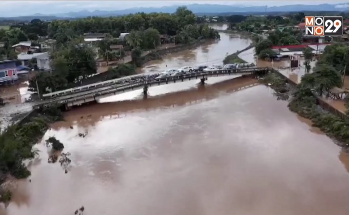 เร่งระบายน้ำจากแม่น้ำสา จ.น่าน