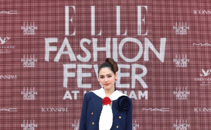 รวมดาวแฟชั่นนิสต้า! “ชมพู่ อารยา” นำทีมคนดังแห่งยุค ร่วมชมรันเวย์ ELLE Fashion Fever at ICONSIAM ริมแม่น้ำเจ้าพระยาสุดอลังการ