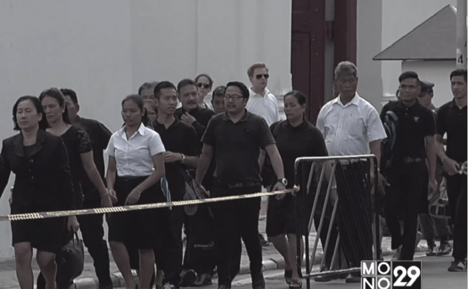 ประชาชนเข้าสักการะพระบรมศพ อย่างต่อเนื่อง